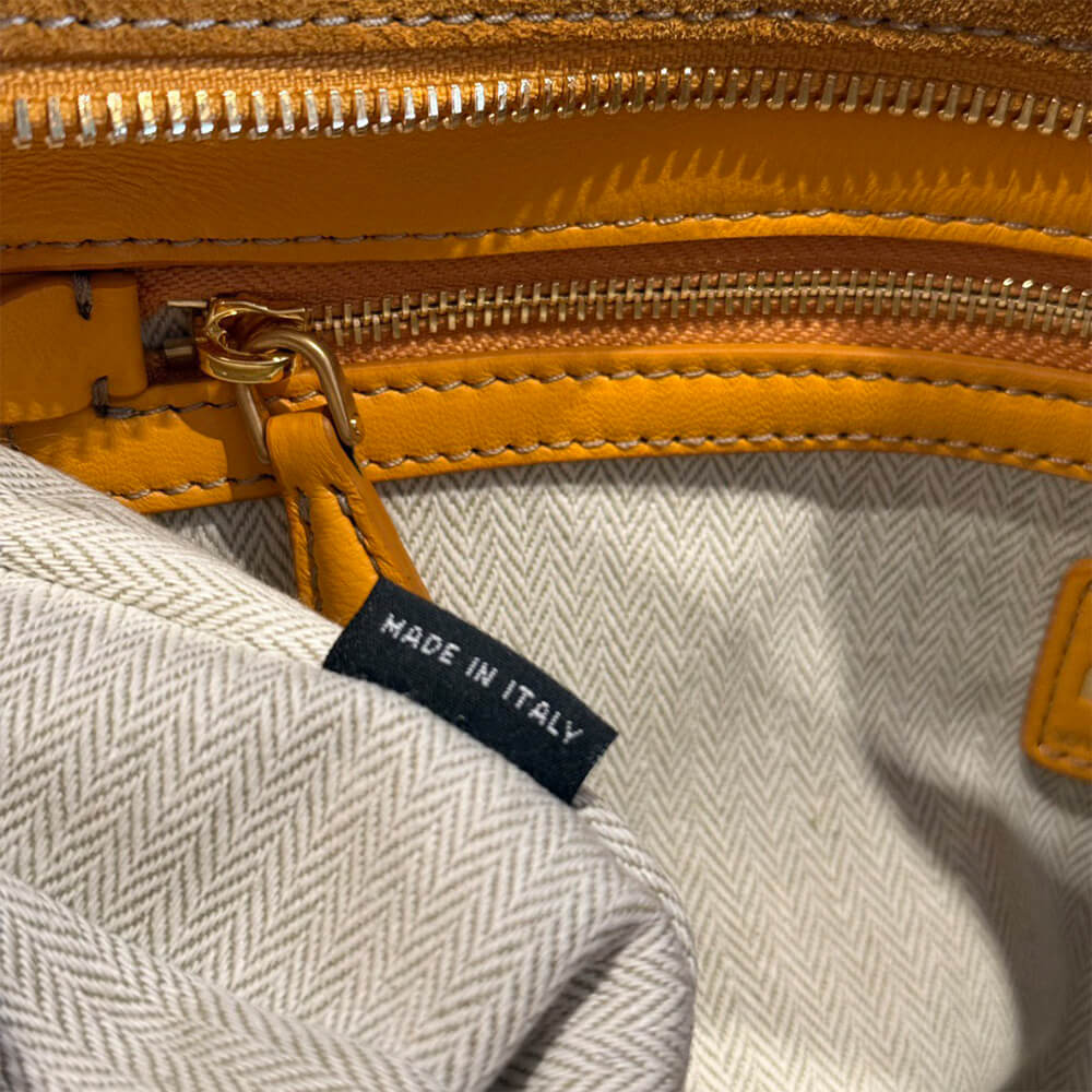 MIUMIU Regular Aventure suede bag(HIGH-END GRADE)