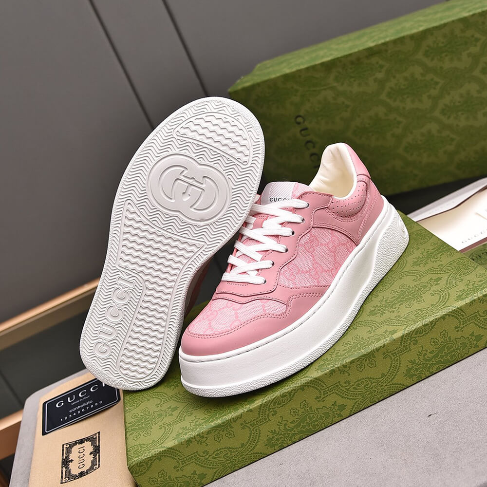 GUCCI Chunky B leather sneakers