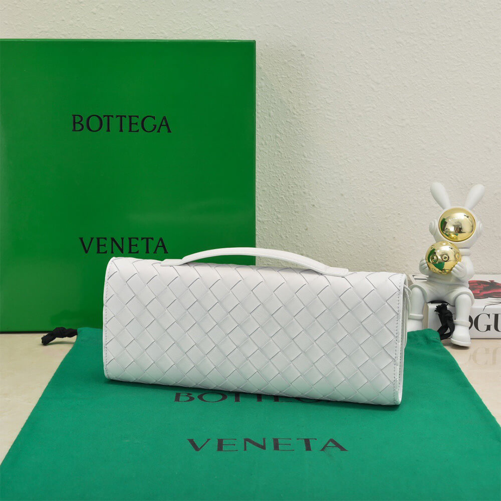 Bottega Veneta Andiamo Clutch(HIGH-END GRADE)